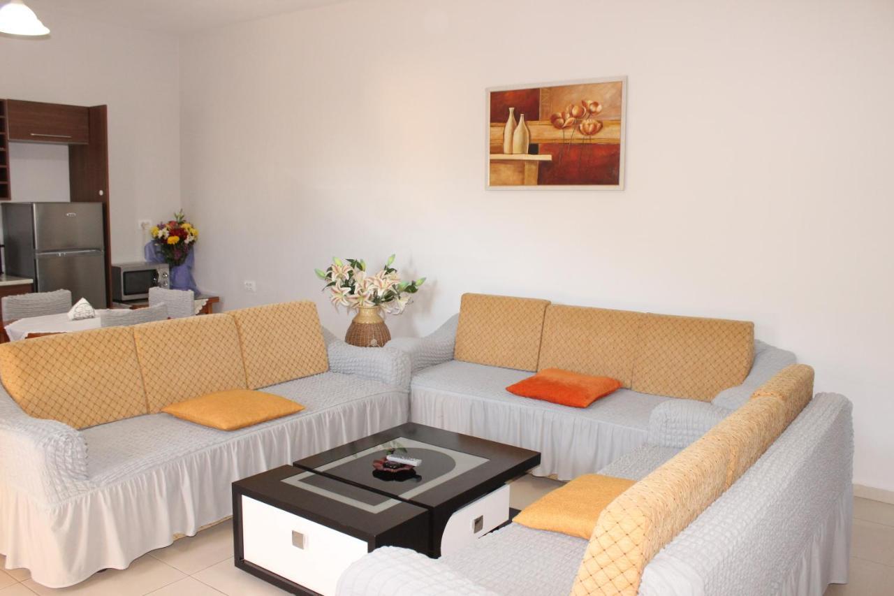 Leva'S Apartments Sarande Exterior photo